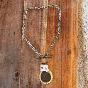 Elegant Black and Silver Pendant Necklace